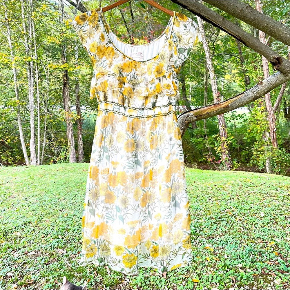 Gorgeous Max studio specialty products Floral dress size medium Mini sundress.